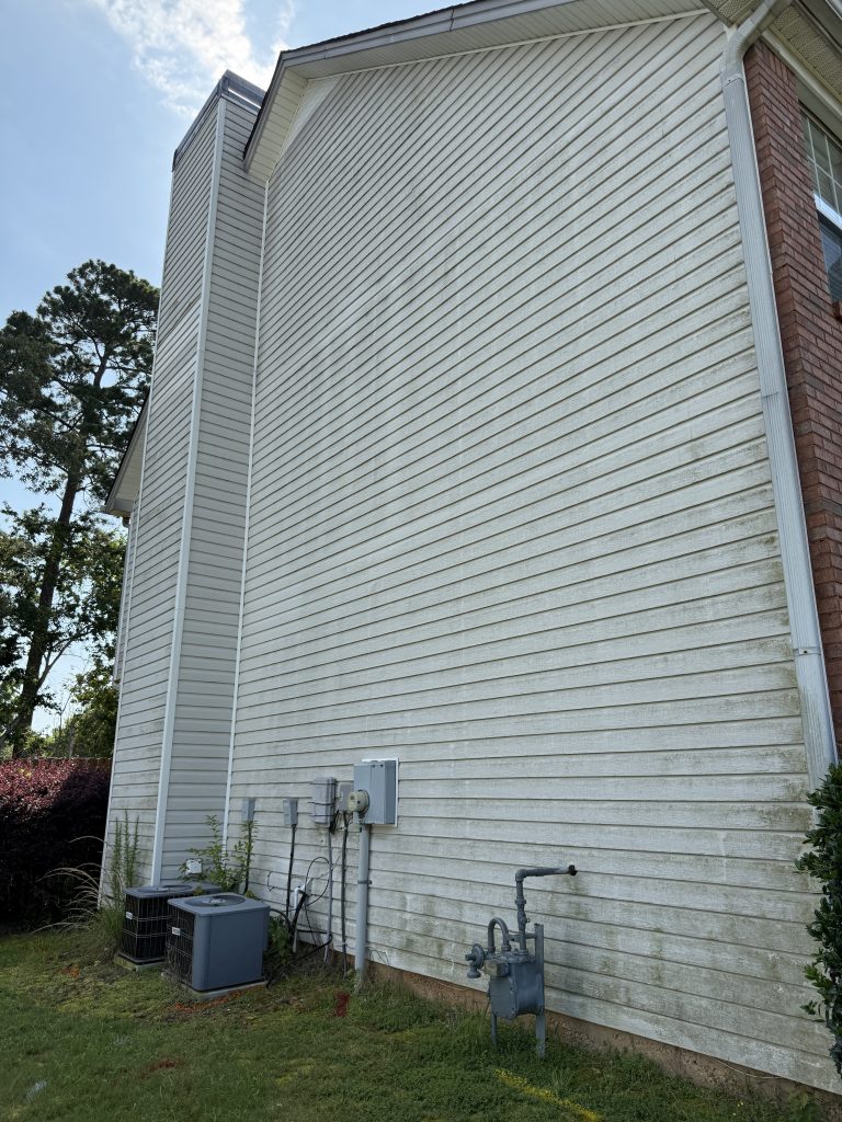 Photo showing the dirty house before soft washing from Pressure-perfect-washing LLC